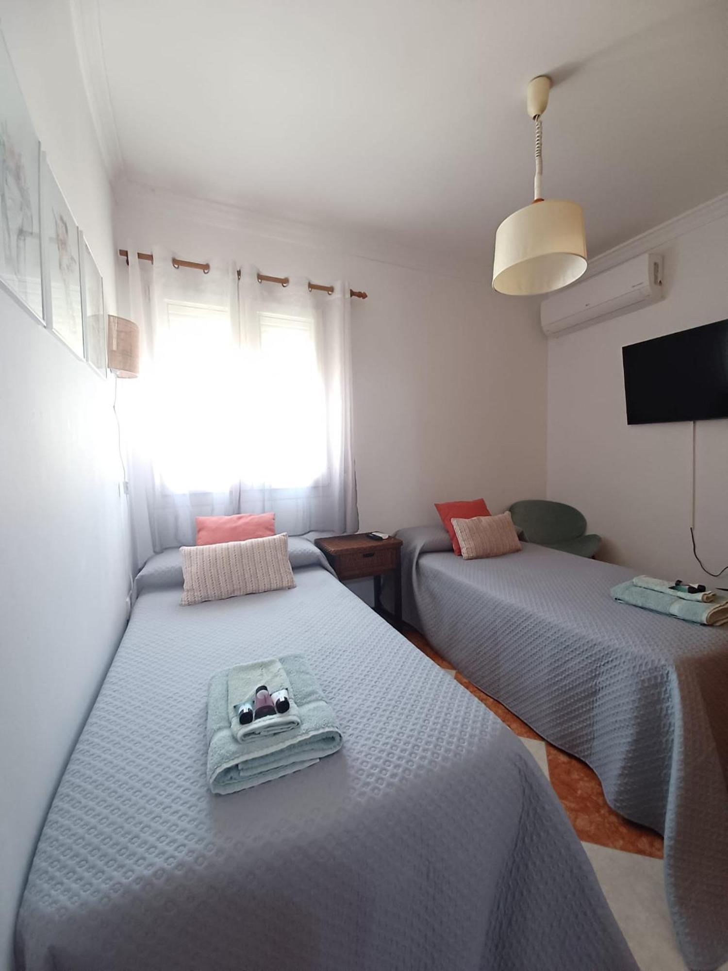 Gibraltar Views Guest House La Linea de la Concepcion Exterior foto